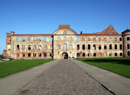 Die Stadtinformation verfügt über einen barrierefreien Zugang sowie über einem Fahrstuhl.